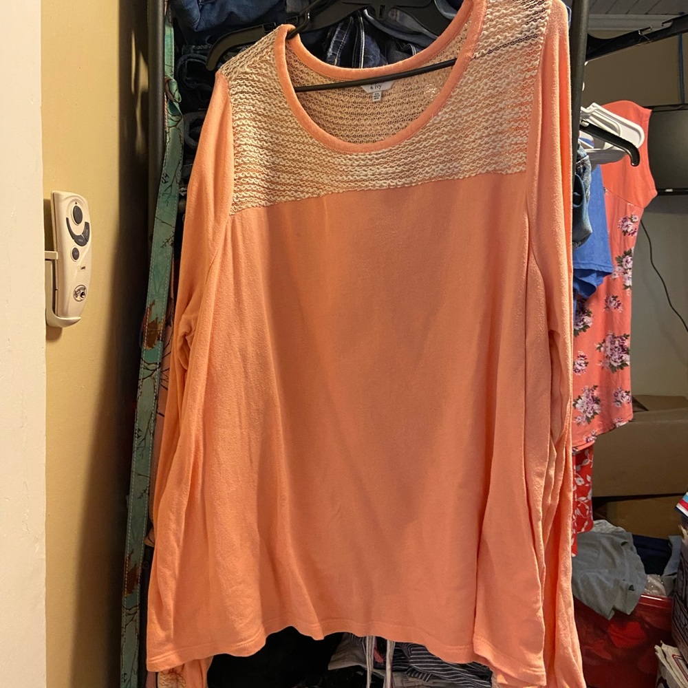 Crown & Ivy top